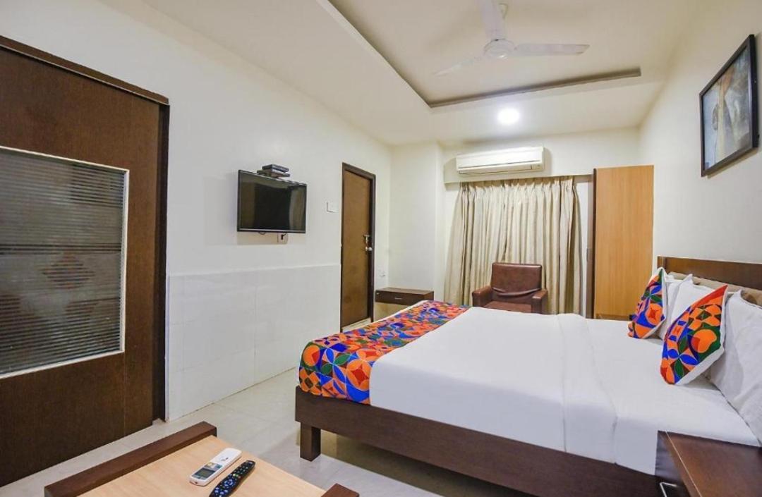 Hotel Leela Grand Inn Vijayawada Exterior photo
