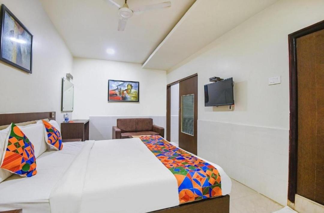Hotel Leela Grand Inn Vijayawada Exterior photo
